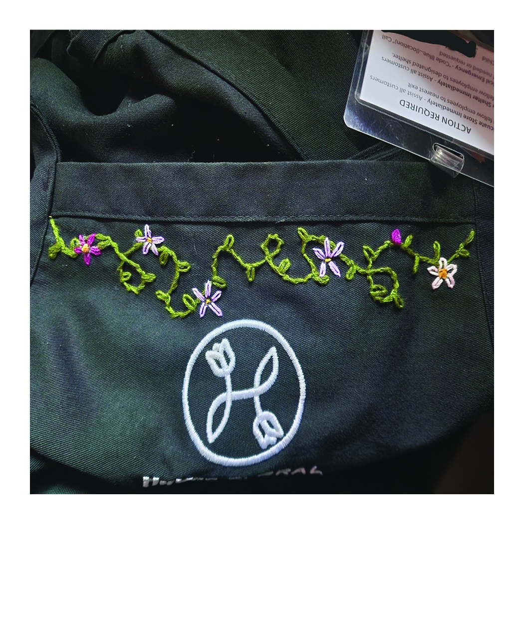 embroidered hyvee apron
